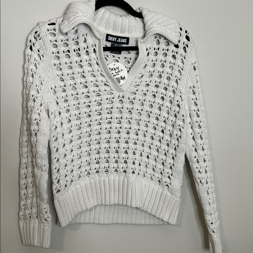 Women’s Large v mock neck open stitch white polo long sleeve sweater DKNY